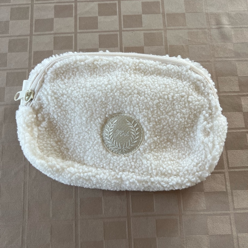 Victoria’s Secret PINK Sherpa Fanny Pack waist belt Bag NEW Cream Crossbody